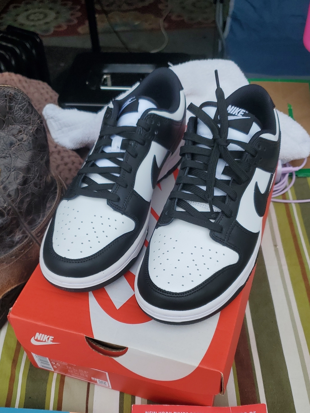 NIB Nike Women’s Black and White Low-Top Sneakers 9.5